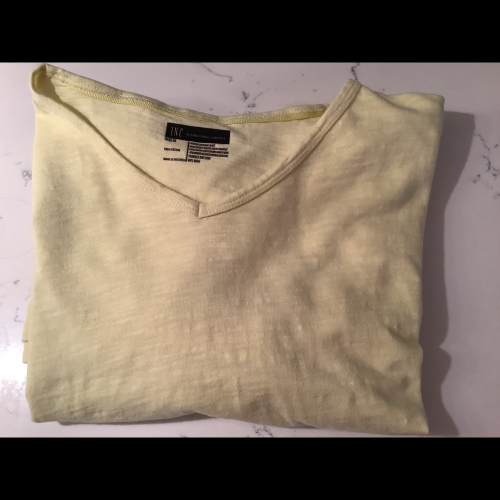 Men’s v neck short sleeve shirt